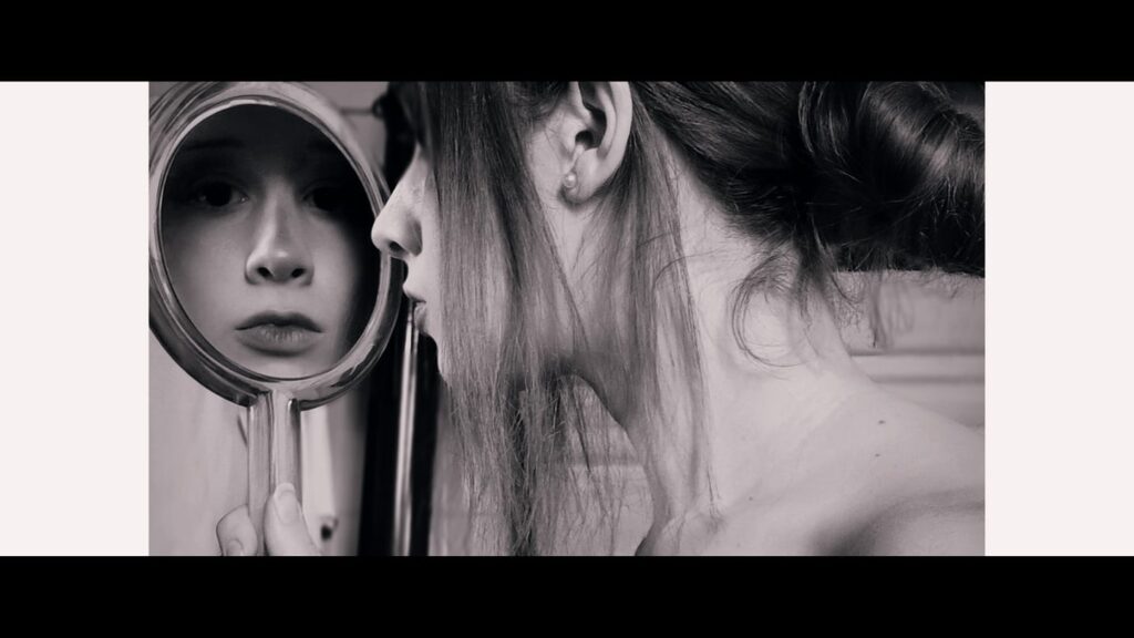 Giada Mille e il leitmotiv della vita: l’Arte di replicare l’Arte e di salvare se stessi