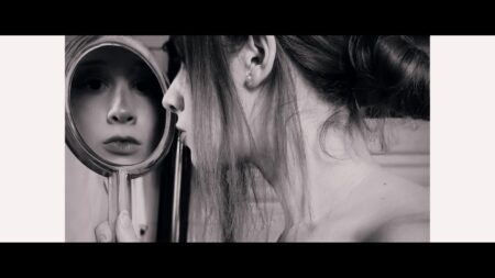 Giada Mille e il leitmotiv della vita: l’Arte di replicare l’Arte e di salvare se stessi