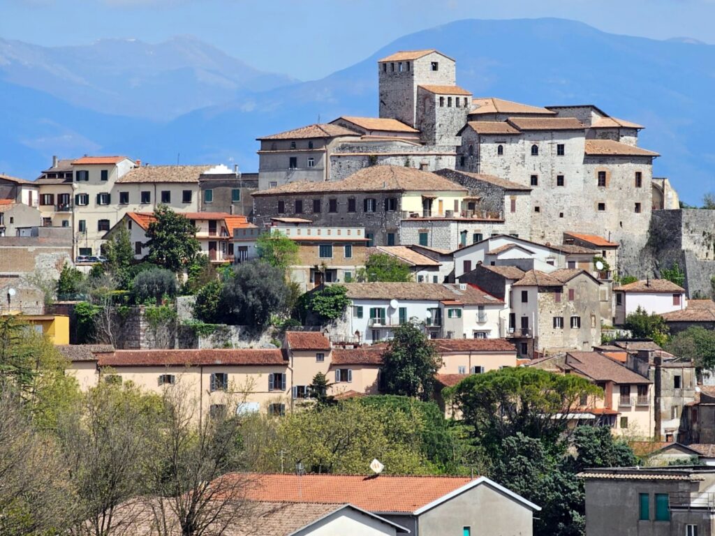 Ceccano, un mistero lungo sette secoli: l’architetto Vincenzo Angeletti svela l’origine della statua della Vergine del Fiume