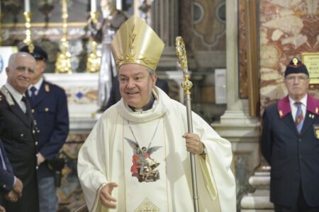 Natale 2025. Il messaggio di auguri del vescovo Santo Marcianò
