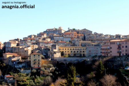 Mense scolastiche Anagni: docenti di sostegno costretti a pagare il pasto, scoppia la polemica sulla discriminazione