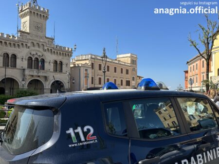 Auto distrutta in un raptus di gelosia: l’intervento dei Carabinieri di Fiuggi
