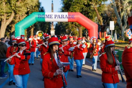 Rome Parade 2026: la magia del Capodanno invade il centro storico di Roma con musica, colori e tradizione