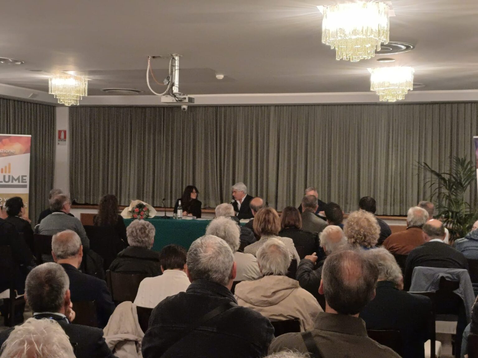 Ferentino, grande successo per “Volume”: Cristina La Bella e Lorenzo Guerini insieme per parlare di Mario Draghi