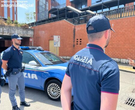 Frosinone, arrestato uomo che dopo la fuga si era barricato in casa: decisivo l’intervento della Polizia di Stato
