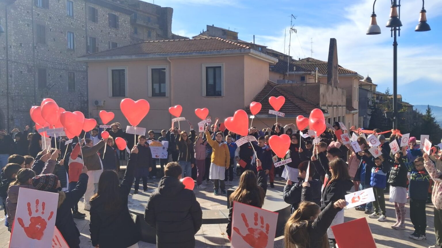 Piglio contro la violenza sulle donne: convegno in Sala Eureka e flash mob degli studenti in piazza