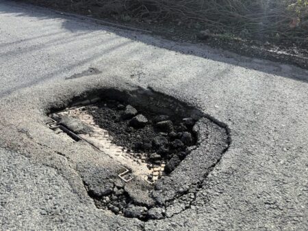 Zone industriali di Anagni e Frosinone nel degrado: strade dissestate e sicurezza a rischio