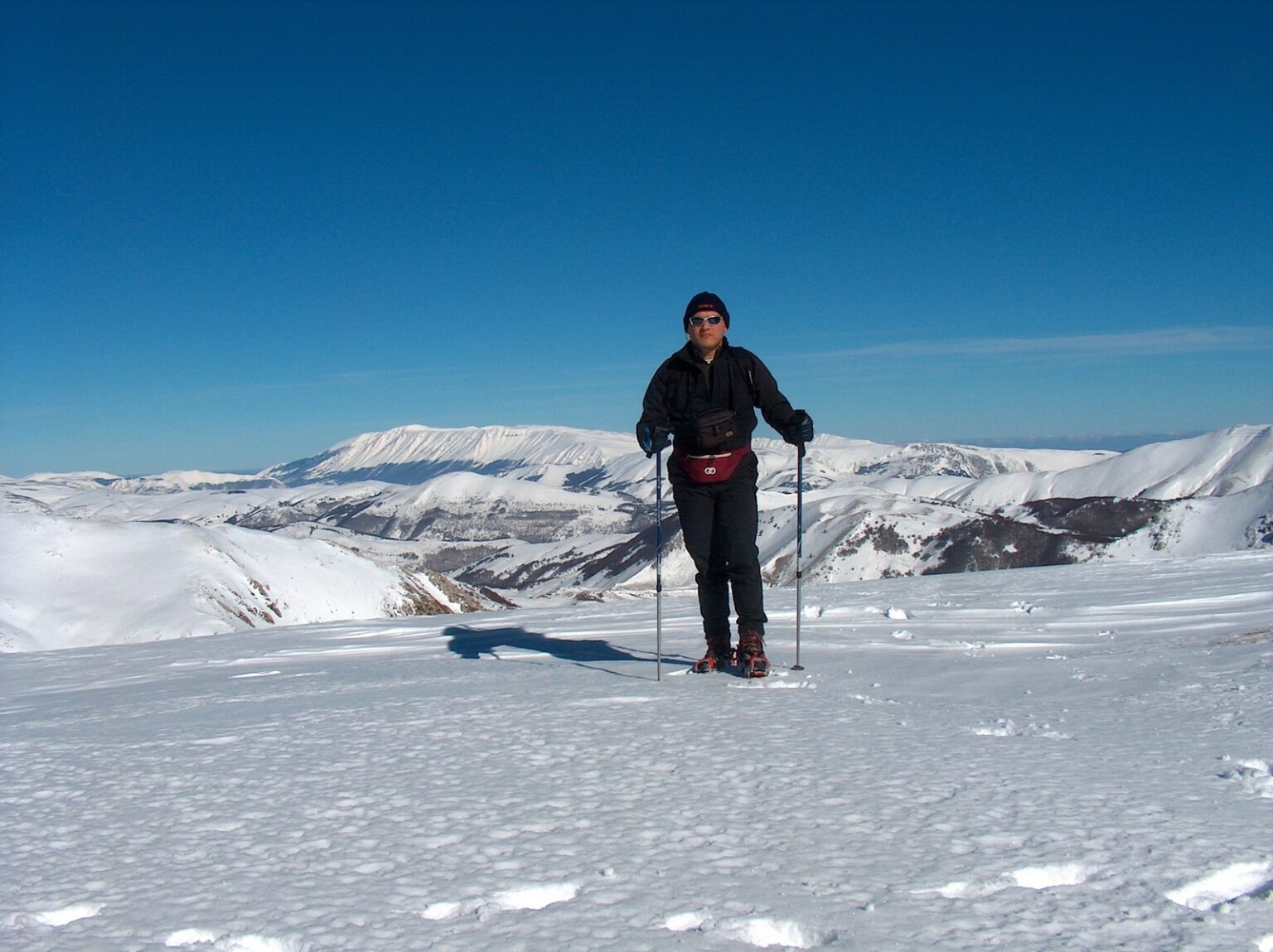 Claudio Cecilia conquista tutte le 261 vette sopra i duemila metri dell’Appennino: l’impresa dell’anagnino che celebra una città intera