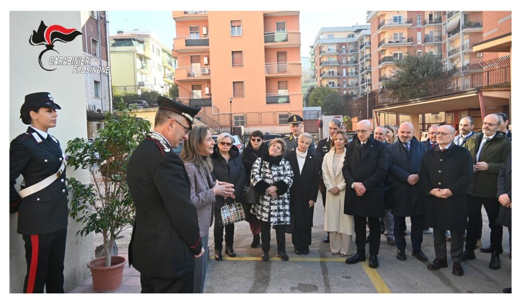 Inaugurata a Frosinone la nuova “Stanza tutta per sé”: un luogo protetto per le vittime di violenza al Comando Provinciale dei Carabinieri