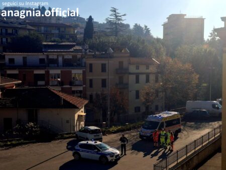 Fiuggi, grave incidente in centro: uomo investito e trasferito in eliambulanza al “San Camillo” di Roma