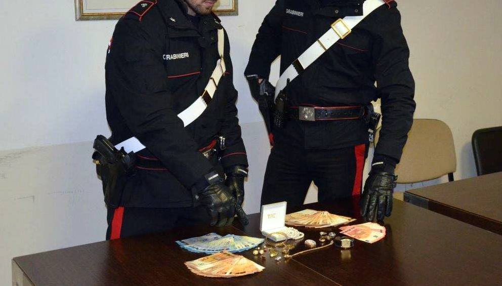 Truffa del finto nipote a Segni: due arresti dopo un inseguimento verso il casello A1 di Anagni