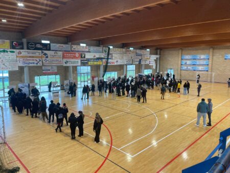 Job Day ad Alatri, grande successo al Palazzetto dello Sport: centinaia di giovani in cerca di lavoro