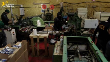 Ferentino e Pomezia: la Guardia di Finanza smantella fabbrica clandestina di sigarette
