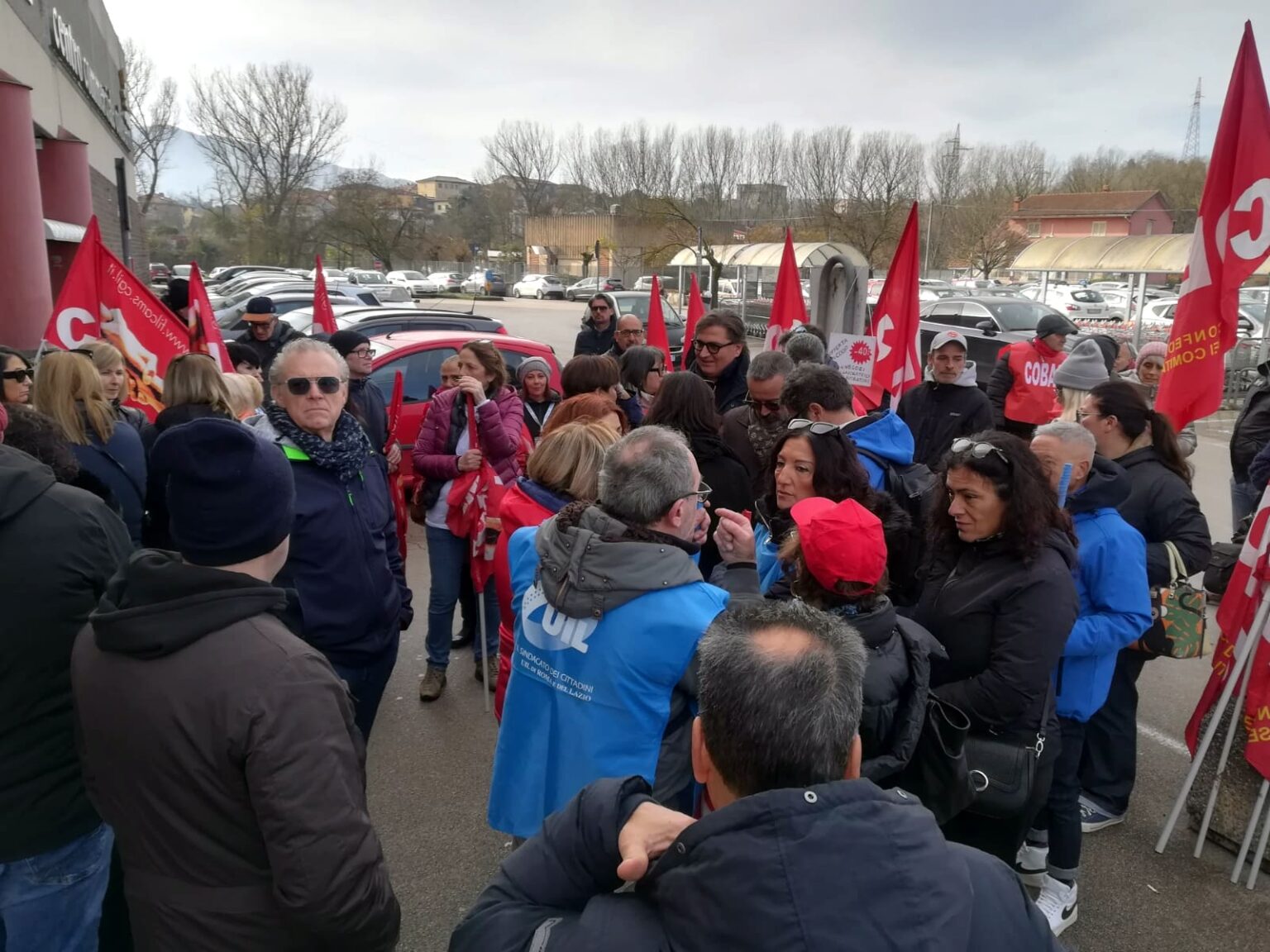 Sciopero Unicoop Etruria e Superconti, adesione massiccia: lavoratori in presidio contro cessioni ed esuberi