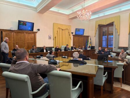 Provincia di Frosinone, approvato il Bilancio di previsione 2026–2028: via libera definitivo dal Consiglio provinciale