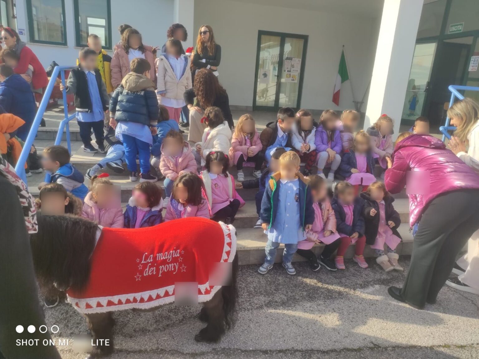 Anagni. Natale magico per i giovanissimi studenti del plesso di Prato grazie all’associazione “San Filippo Terra nostra”
