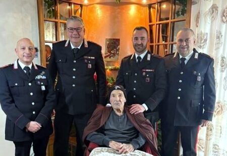 Carabinieri. L’Appuntato Guerino Iannuzzi compie 90 anni: festa a Ferentino con i Carabinieri della Compagnia di Anagni