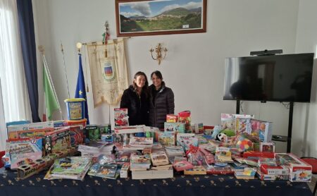 Campoli Appennino e la forza della solidarietà: giochi e quaderni per regalare sorrisi ai bambini