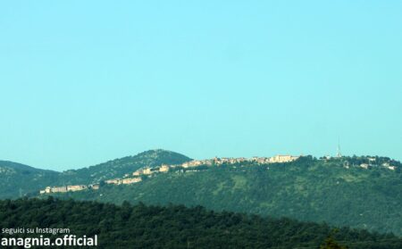 Segni si prepara a un Capodanno indimenticabile con “Incantaborgo”: musica, comicità e spettacoli per tutta la famiglia