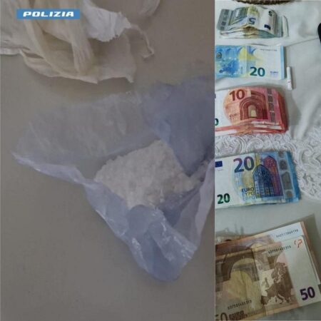 Cassino, coppia di coniugi arrestata per spaccio di cocaina: sequestrati droga, contanti e bilancino