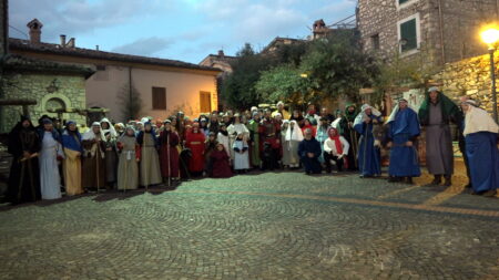 Vico nel Lazio brilla sotto le stelle: il Presepe vivente conquista 2.000 visitatori