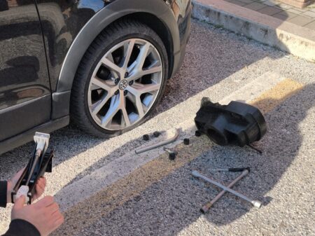 Anagni. Tombino pericoloso sulla Provinciale 12: auto danneggiate e proteste degli automobilisti