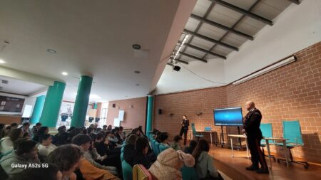 Morolo, i Carabinieri salgono in cattedra: lezione di legalità contro bullismo e violenza