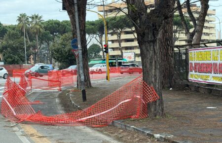 Roma EUR, ciclabili PNRR e strade strozzate: il quartiere delle grandi arterie finisce nel caos