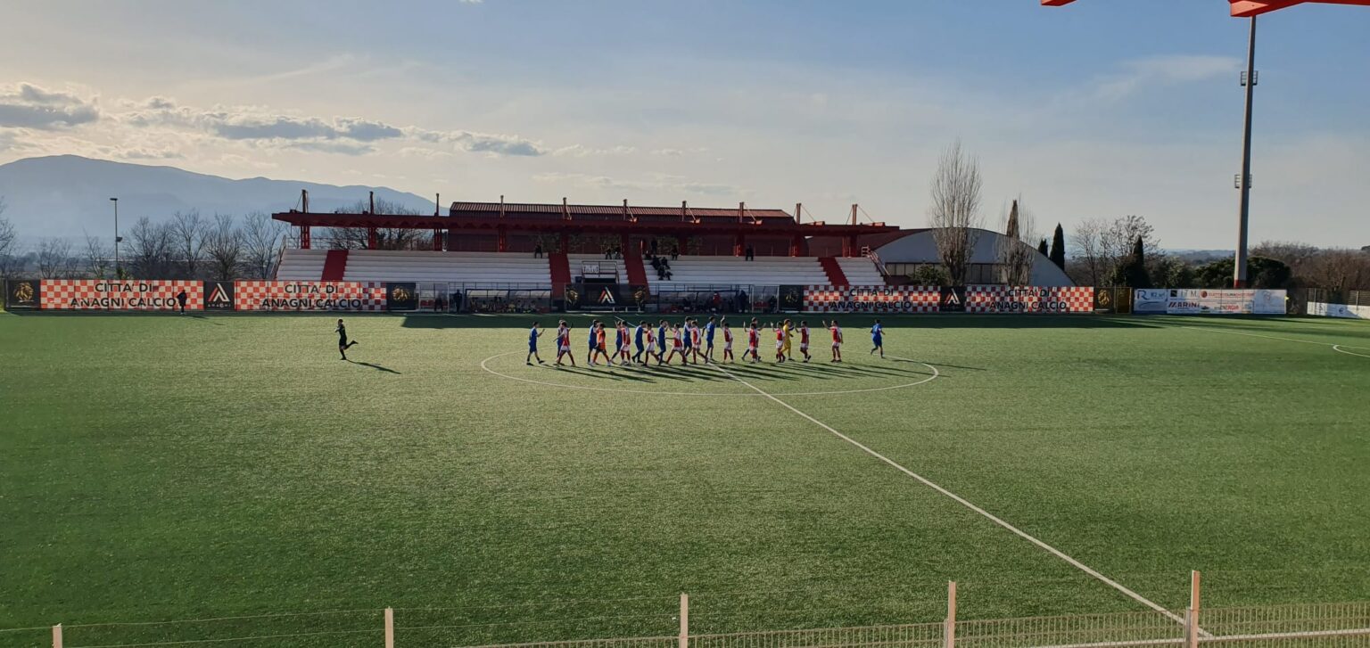 Rissa allo stadio “Roberto Del Bianco”, l’Anagni Calcio replica: «Nessuna invasione di campo né aggressioni al portiere»