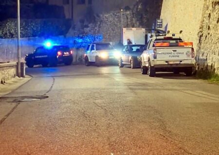 Tragedia a Torre Cajetani: quattordicenne trovato privo di vita in via Vignali