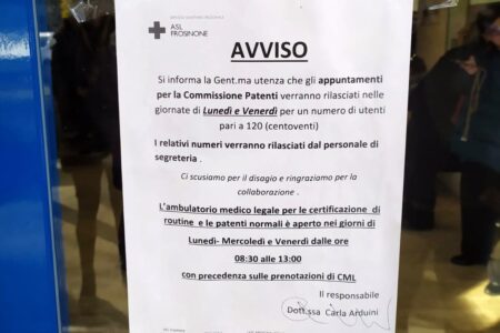 Rinnovo patenti a Frosinone, la Commissione riapre ma le code restano: prenotazioni all’alba e solo 120 accessi