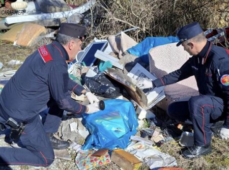 Torre Cajetani. Sequestrati dieci metri cubi di rifiuti abbandonati al suolo