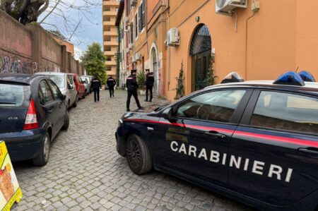 Sicurezza a Roma, blitz dei Carabinieri tra San Lorenzo e Termini: tre arresti e cinque denunce
