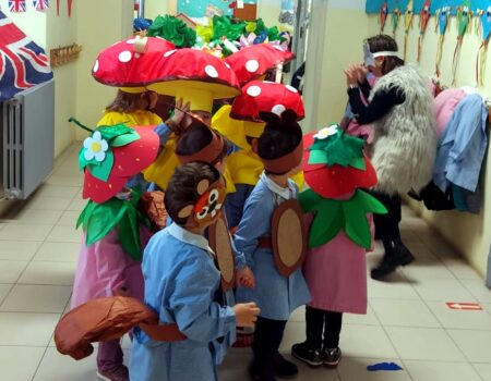 Carnevale ad Anagni, fiabe e colori della Pace sfilano al Primo Istituto Comprensivo