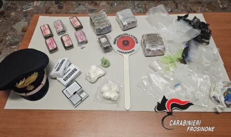 Fiuggi, maxi sequestro di droga: 22 panetti di hashish e oltre 120 grammi di cocaina. Arrestato un 40enne