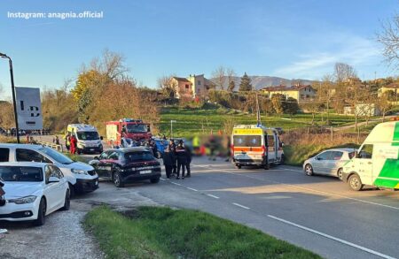 Gravissimo incidente sulla via Anticolana ad Anagni: quattro veicoli coinvolti