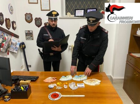 San Giovanni Incarico, arrestato giovane per spaccio: sequestrati crack, cocaina e 2.500 euro