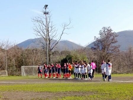 Terza categoria. L’Acuto rimonta e pareggia 3-3 contro il Campoli Appennino: spettacolo al comunale