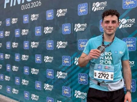 Mattia Figlioli conquista la RomaOstia Half Marathon: 21 chilometri di orgoglio e determinazione