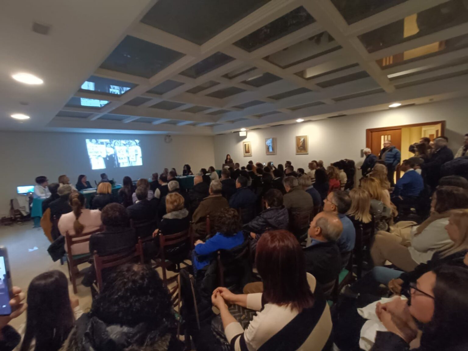 Ferentino, “La forza delle donne” fa il pieno: sala oltre la capienza per l’evento di Forza Italia