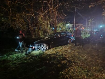 Auto fuori strada alla periferia di Ferentino: giovane ferito e anziana spaventata