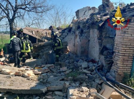 Roma Capannelle, esplosione in un casale: trovati due morti nel Parco degli Acquedotti