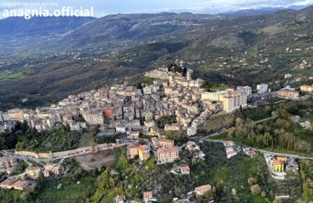 Appalto rifiuti ad Anagni, è scontro aperto: il sindaco Natalia risponde alle opposizioni, ma il centrosinistra rilancia