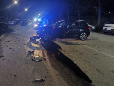 Pontecorvo, auto contro vetture in sosta