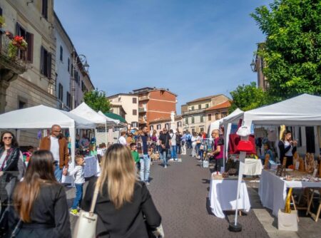 Ceccano, domenica di socialità in piazza 25 Luglio con “Iamo in Piazza” e il Mercatino