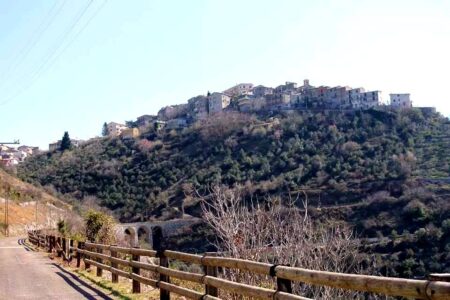 Truffa dell’oro al telefono: anziana di Acuto derubata da falso maresciallo dei Carabinieri