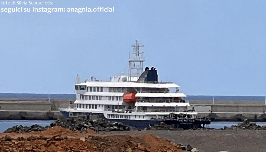 Hantavirus sulla nave Hondius: l’approdo a Tenerife e la corsa contro il virus che ha già ucciso tre persone