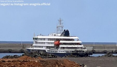 Hantavirus sulla nave Hondius: l’approdo a Tenerife e la corsa contro il virus che ha già ucciso tre persone