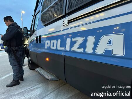 Frosinone al setaccio: imponente blitz della Polizia contro lo spaccio, tre arresti e caccia ai tesori nascosti