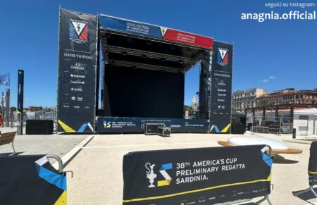 L’America’s Cup riparte da Cagliari: Luna Rossa sfida i giganti del mare nel Golfo degli Angeli